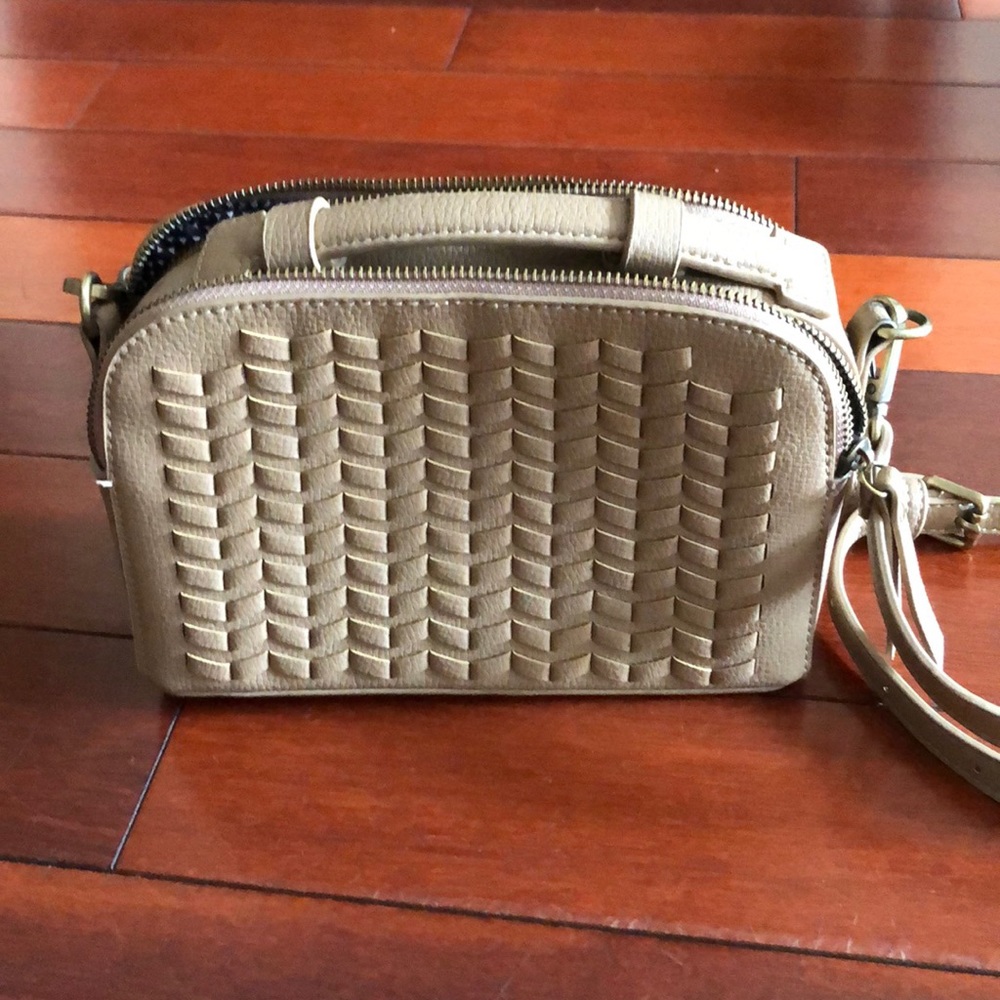 Crossbody purse